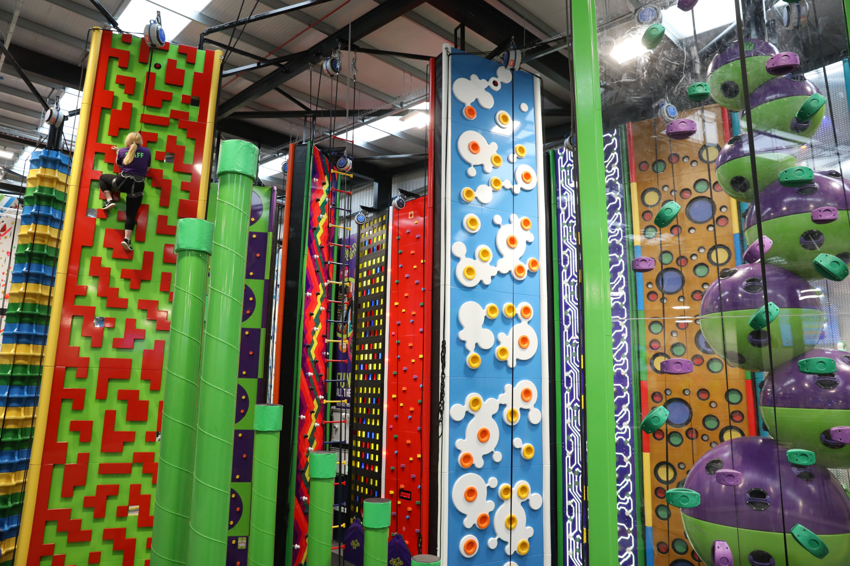 Clip ‘n Climb takes Oldham by storm - Clip 'n Climb